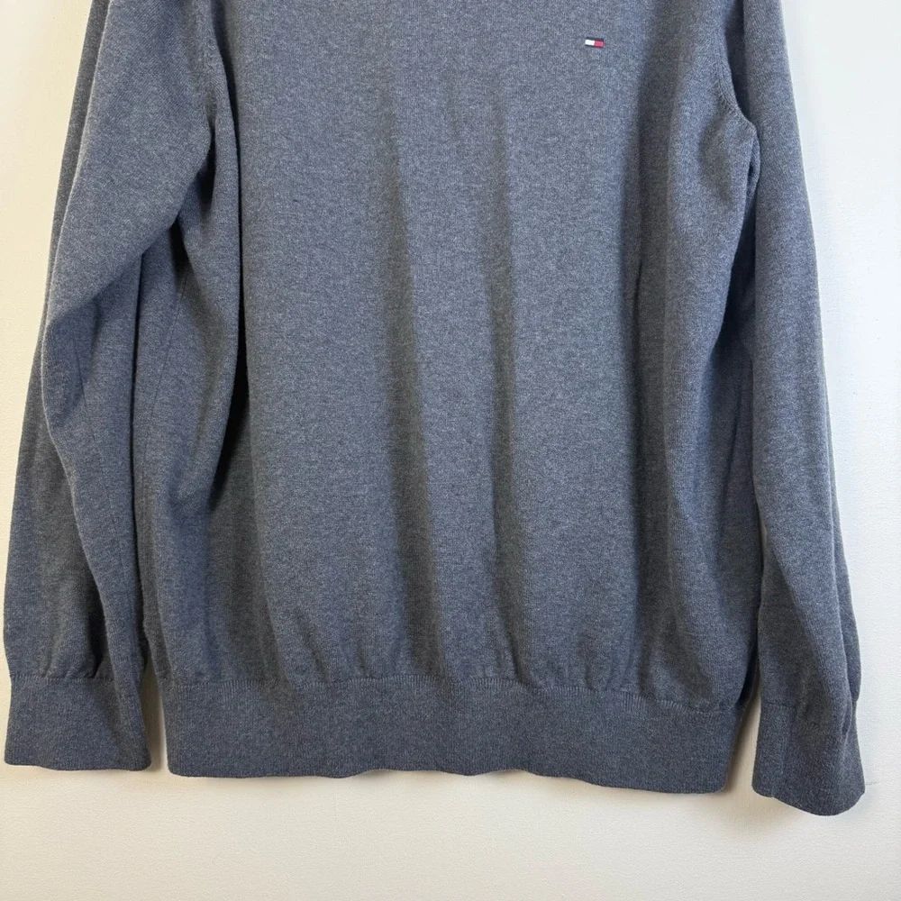 Tommy Hilfiger Men's V-Neck Sweater in‎ Charcoal Gray XL Knitwear Warm Cotton